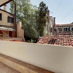 Traditional With Terrace Apartment Venice
